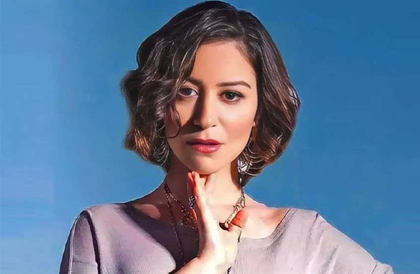 منة شلبي تحسم الجدل وتؤكد زواجها من أحمد الجنايني منة شلبي تحسم الجدل وتؤكد زواجها من أحمد الجنايني
