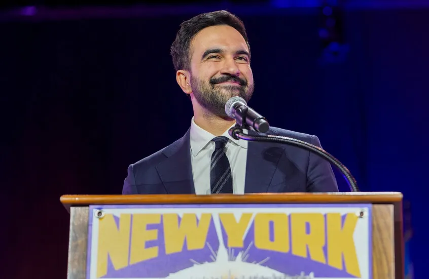 جيمس وودز يهاجم المرشح المسلم لعمدة نيويورك زهران ممداني بتعليقات عنصرية جيمس وودز يهاجم المرشح المسلم لعمدة نيويورك زهران ممداني بتعليقات عنصرية