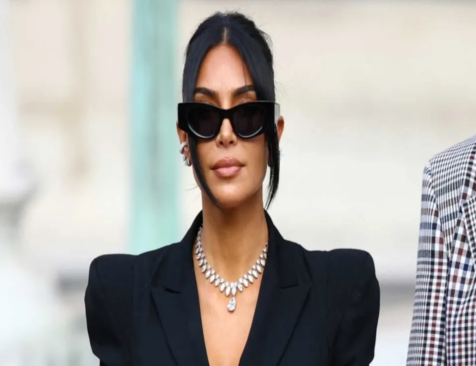كيم كارداشيان تقترب من تحقيق حلمها في أن تصبح محامية بعد ست سنوات من الدراسة كيم كارداشيان تقترب من تحقيق حلمها في أن تصبح محامية بعد ست سنوات من الدراسة