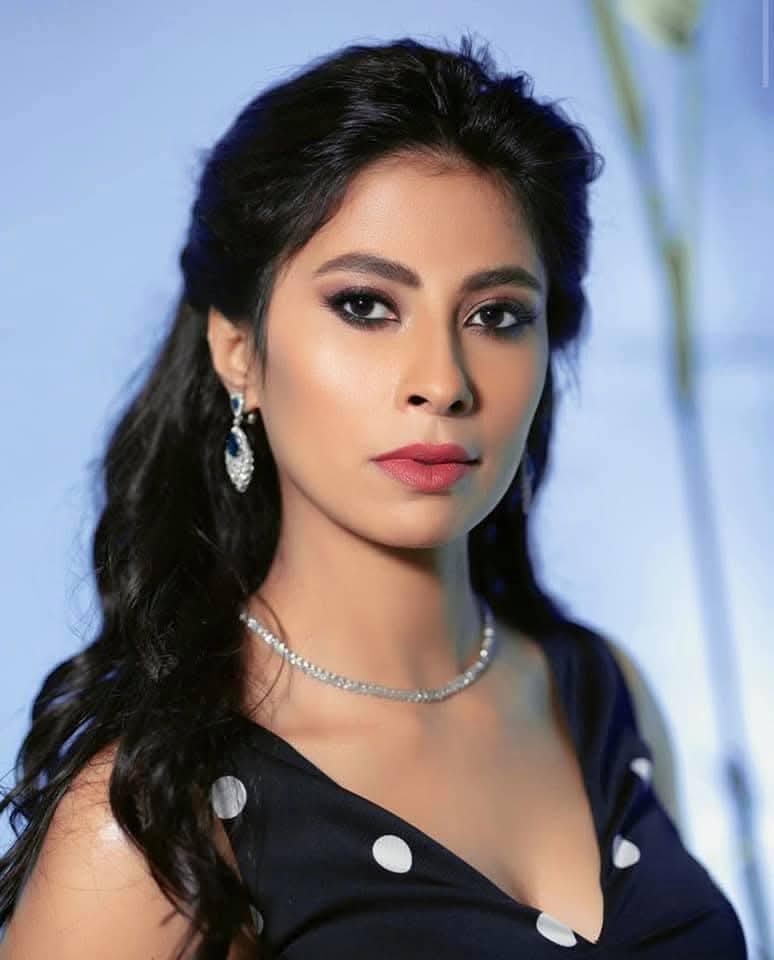 روبي تودع طليقها المخرج سامح عبدالعزيز في مراسم الجنازة وتعبر عن حزنها لرحيله