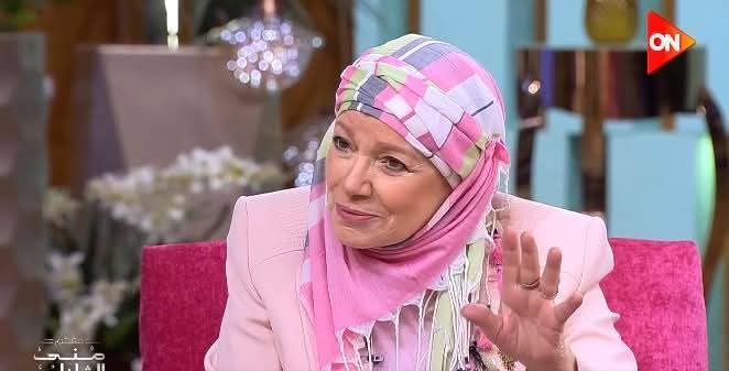 استقبال جماهيري حافل لمشيرة إسماعيل في حلقة جديدة من برنامج "معكم منى الشاذلي"