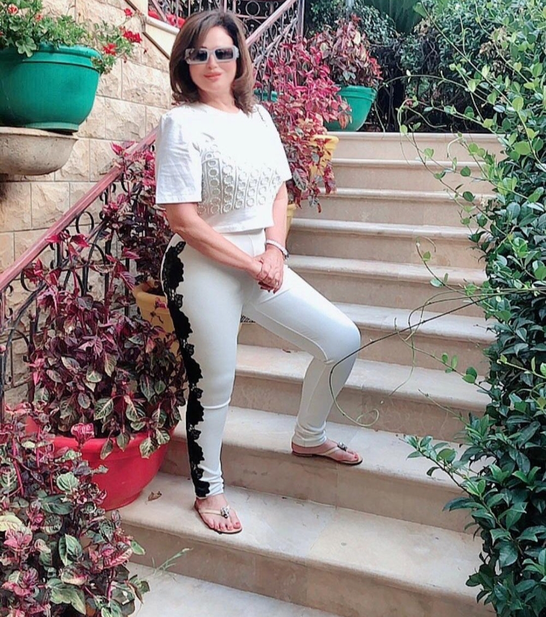 إلهام شاهين تثير الجدل بسبب إطلالتها ورقصها في آخر ظهور لها