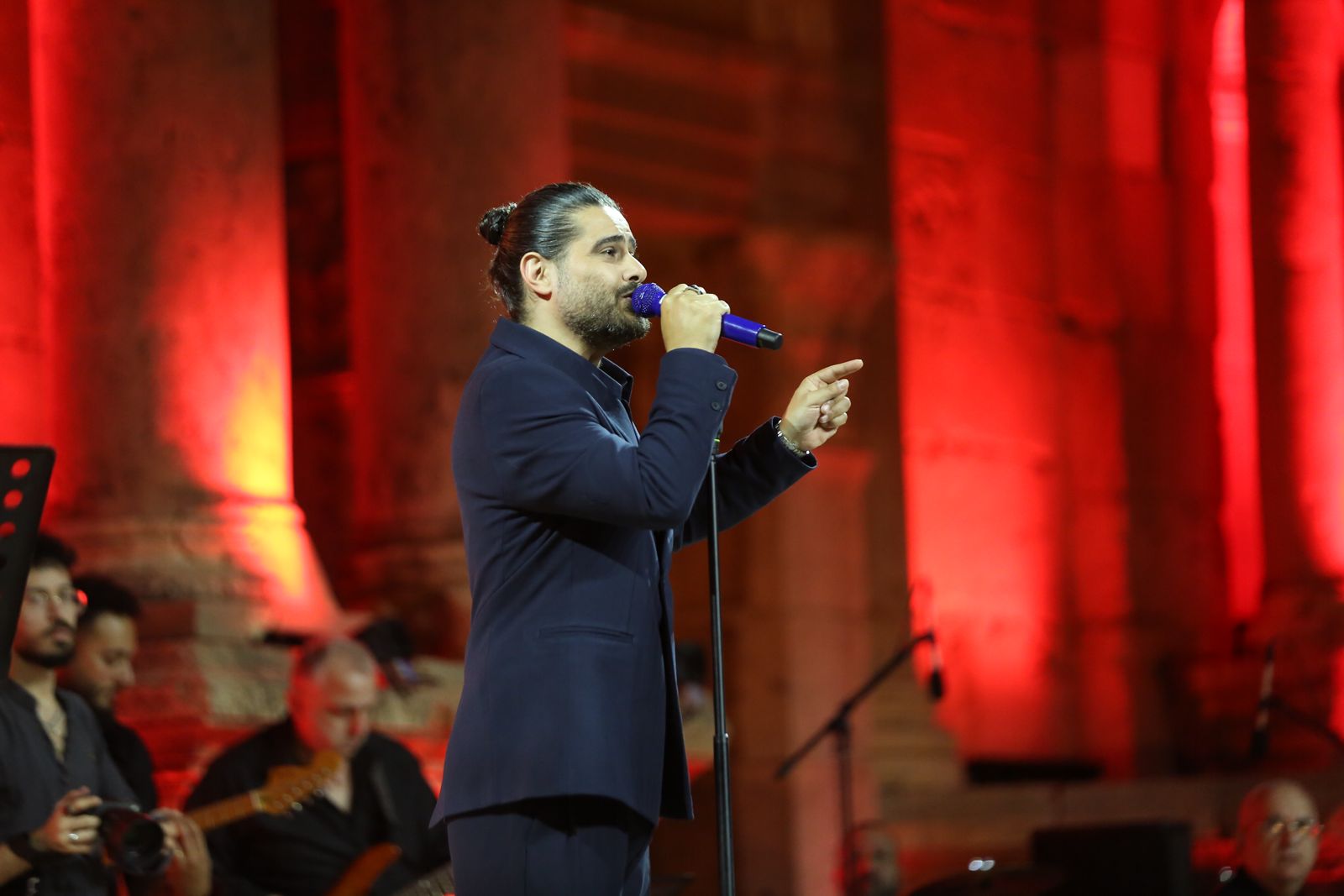 "ناصيف زيتون يشعل أولى أمسيات جرش 39.. جمهور غفير وعتاب المحبين"