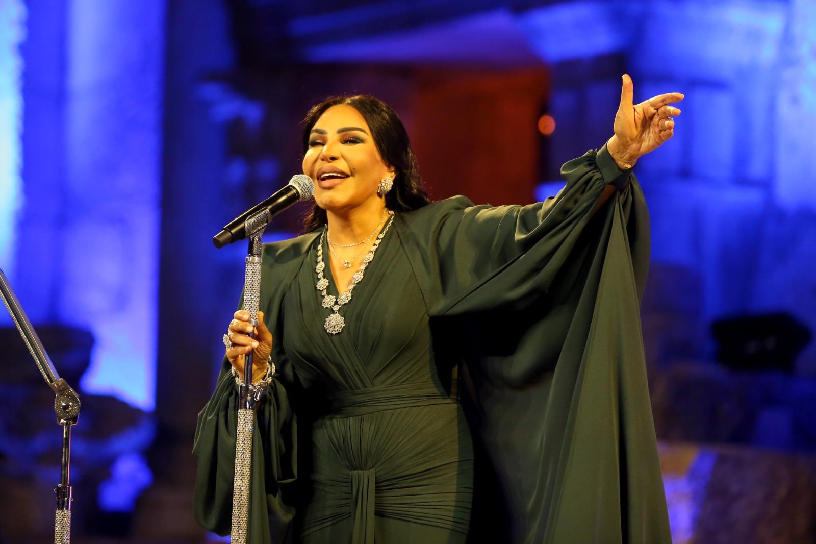 أحلام تتألق في جرش وتحيي جمهور الأردن بليلة طربية استثنائية