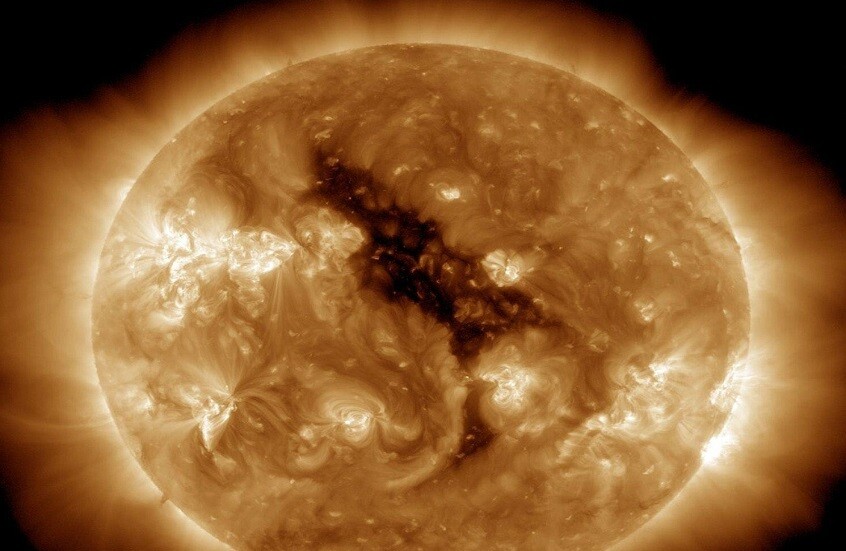 تحذير روسي من اتساع ثقب إكليلي ضخم على الشمس