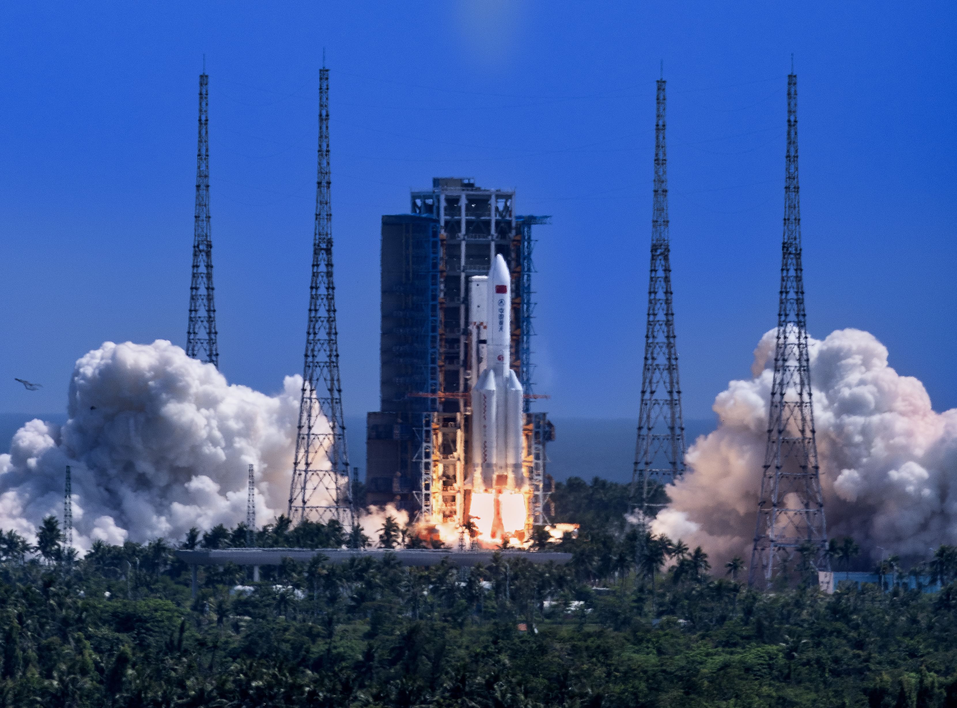 الصين تطلق مجموعة أقمار صناعية للإنترنت