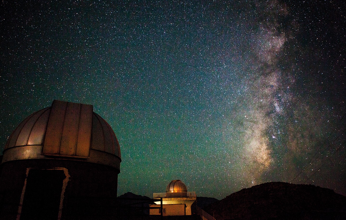 مرصد الختم الفلكي يوثق ولادة نجم جديد داخل "السديم الثلاثي"