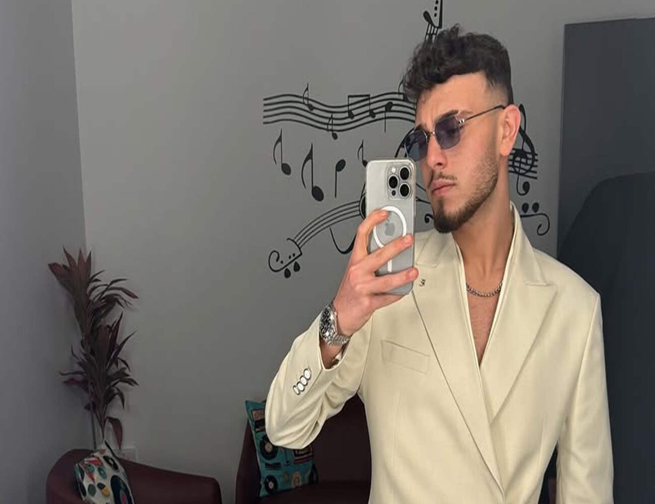 الشامي يعلق على مشهد بكاء طفلة في حفله بتونس: “الأطفال أكثر إحساسًا منّا”