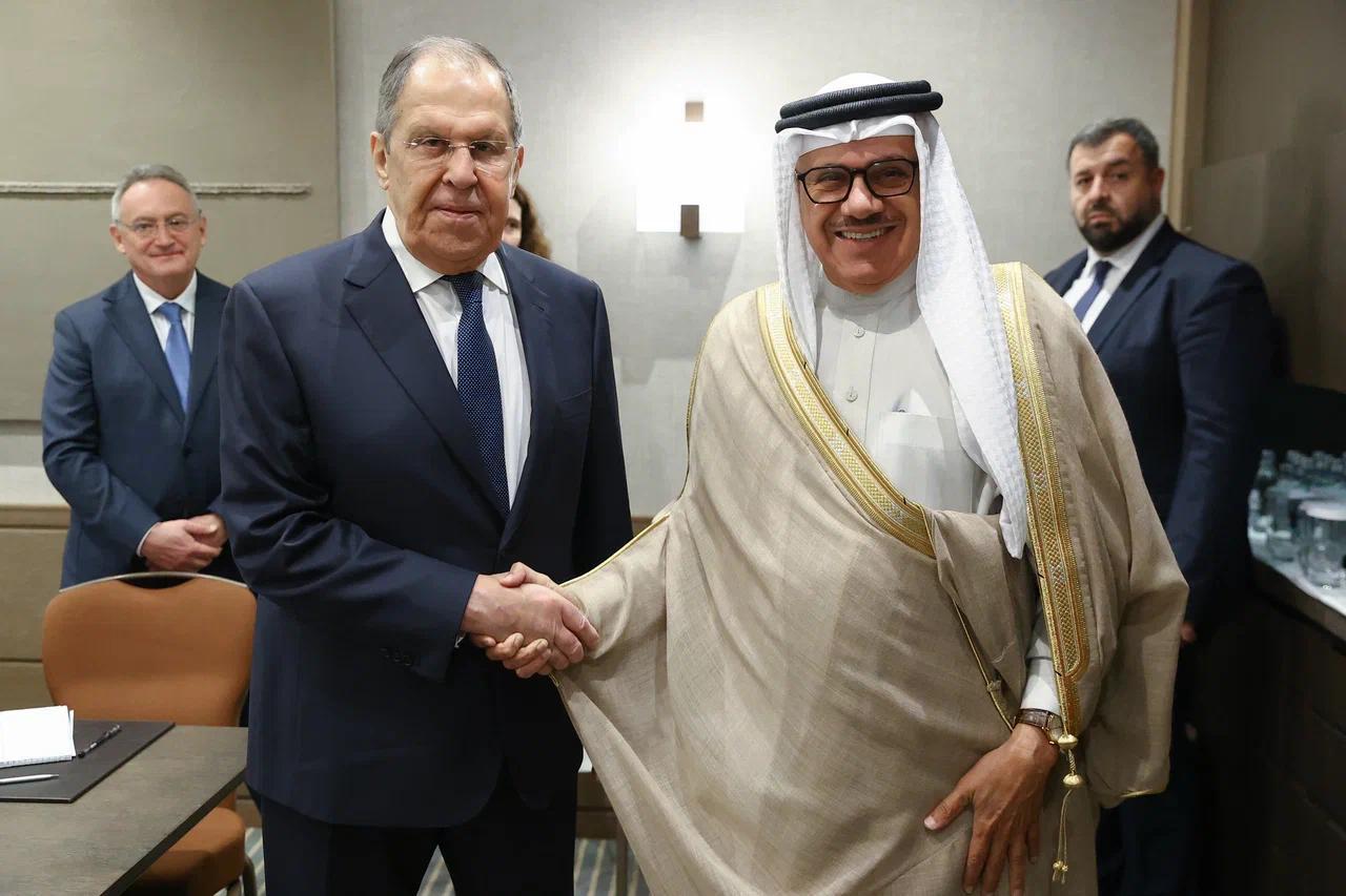 البحرين وروسيا تبحثان تعميق الشراكة الاستراتيجية في سوتشي
