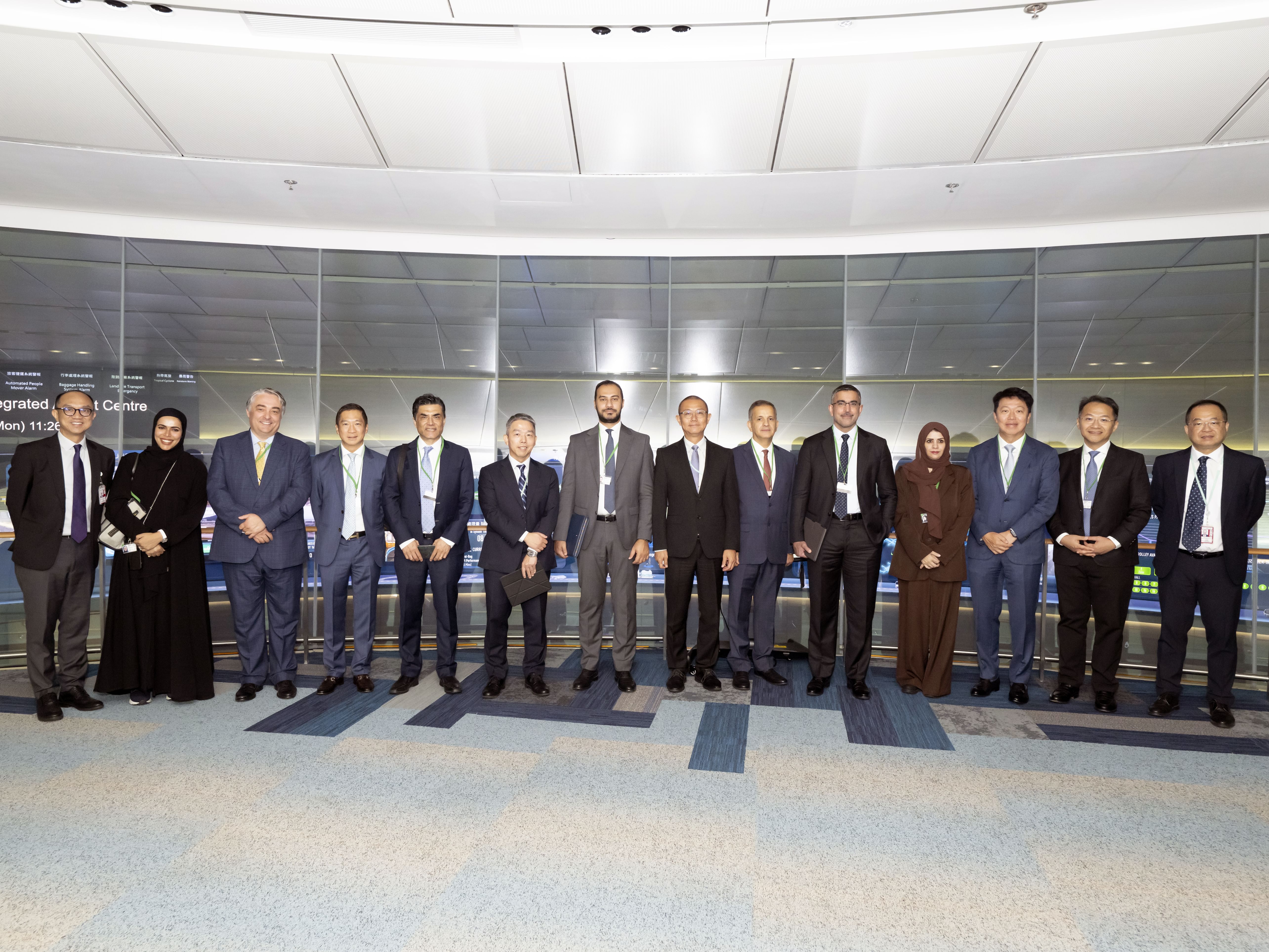 وفد إماراتي يبحث تعزيز التعاون مع كوريا وهونغ كونغ في مجالي الطاقة والمياه