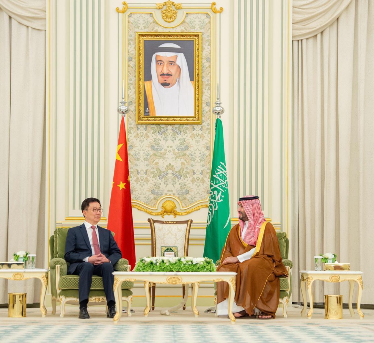 محمد بن سلمان يبحث تعزيز التعاون مع نائب الرئيس الصيني في الرياض