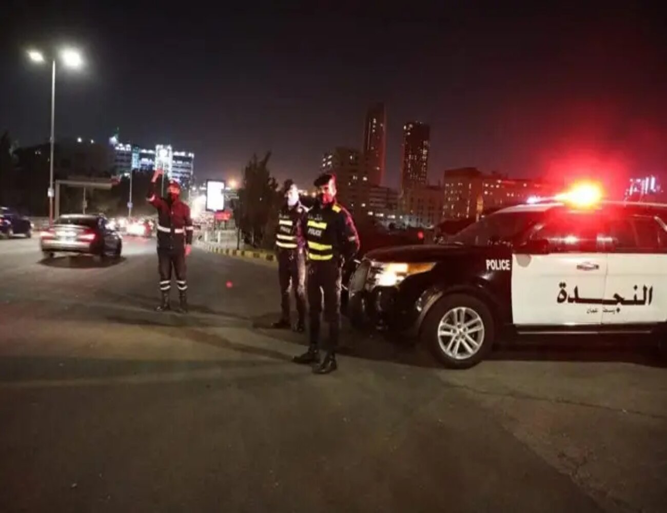 الأردن ..قوة أمنيّة تنفّذ مداهمة في لواء الرمثا لشقيقين مطلوبين من حملة الفكر التكفيري