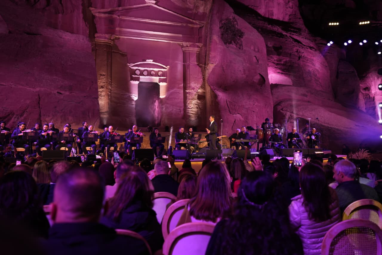 كاظم الساهر يشعل أجواء البترا بحفل أسطوري يعزز مكانة المدينة على خارطة الفعاليات العالمية