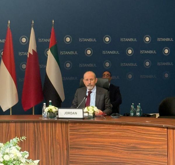 الصفدي يؤكد من إسطنبول ضرورة الالتزام بوقف إطلاق النار في غزة ودعم حل الدولتين