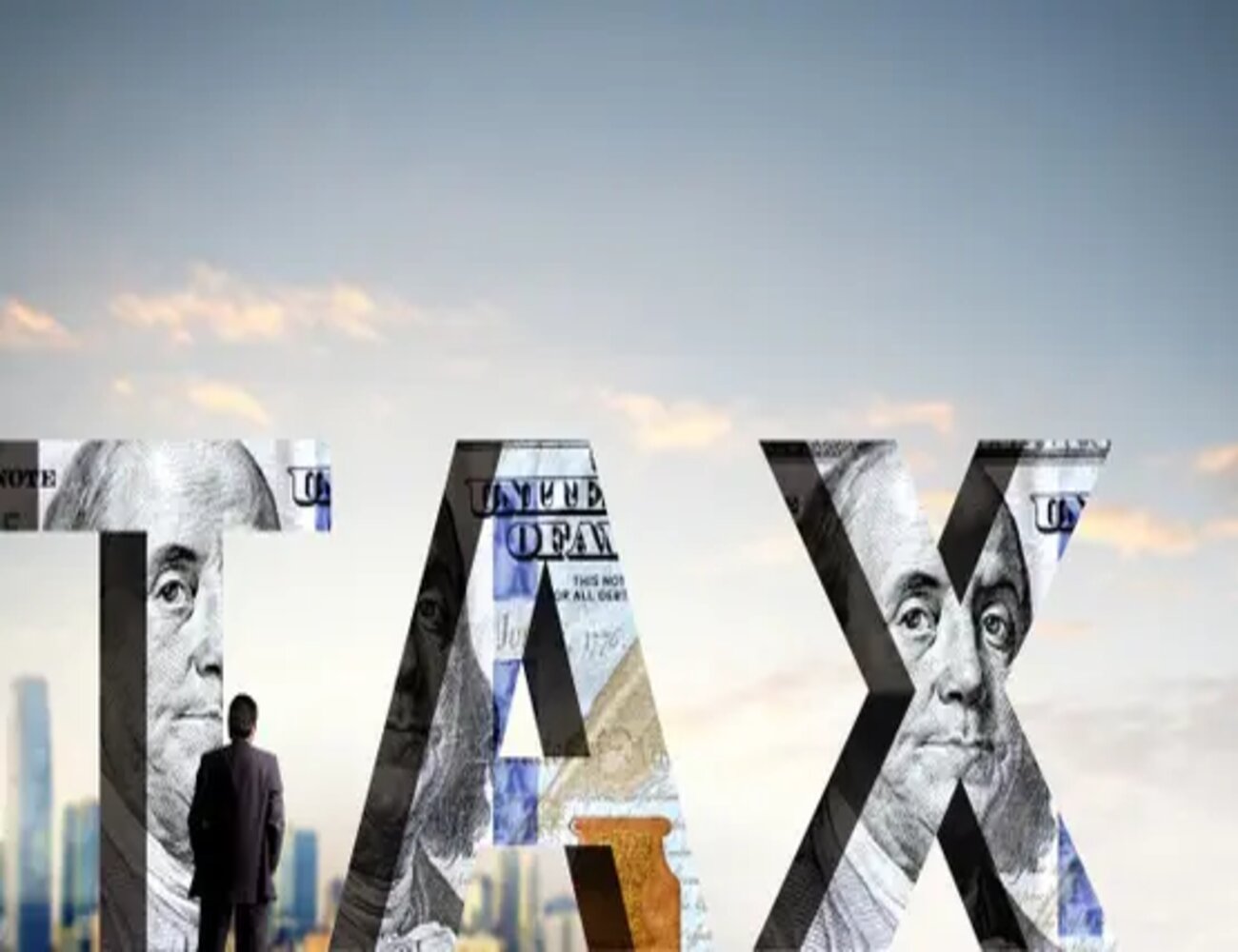 أكدت وزارة المالية الكورية الجنوبية، اليوم الخميس، أن الحكومة لم تدرس أي ضرائب إضافية على مكاسب رأس المال الناتجة عن الاستثمار في الأسهم الخارجية.  وجاء هذا البيان بعد تقارير إعلامية محلية أشارت إلى أن وزير المالية كو يون تشول ألمح سابقًا إلى إمكانية فرض ضرائب لدعم العملة المحلية "الوون".  وأوضح كو، يوم الأربعاء، للصحافيين أن الحكومة لا تنوي استخدام آليات ضريبية في الوقت الحالي، لكنها منفتحة على مراجعة خيارات مختلفة وفقًا للظروف الاقتصادية، حسب وكالة الأنباء الألمانية "د ب أ".  وتأتي تصريحات الوزير ردًا على