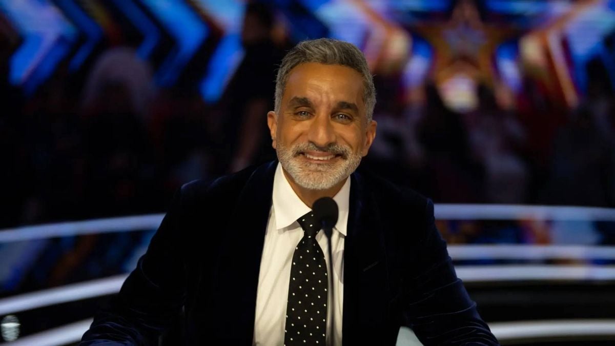 باسم يوسف يردّ على عمرو أديب بالجلباب الصعيدي بطريقة طريفة: "كنا ترند قبل الترند"