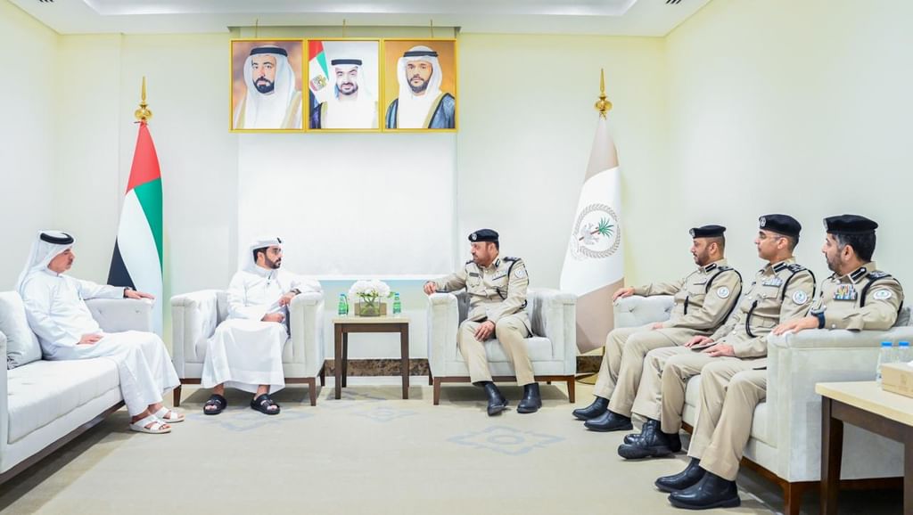 شرطة الشارقة والوفد البحريني تبحثان تعزيز التعاون الأمني وتبادل الخبرات