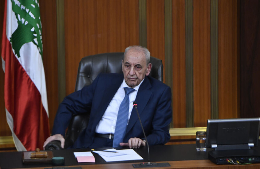 بري يرفض تصريحات المبعوث الأمريكي عن ضم لبنان إلى سوريا ويؤكد التزام الجيش بتنفيذ اتفاق وقف النار