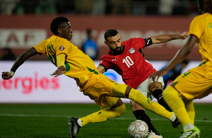 صلاح يقود مصر لفوز مثير على زيمبابوي في افتتاح أمم إفريقيا 2025