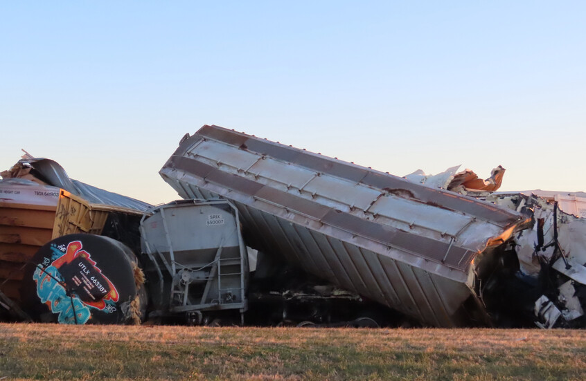 تسرب مواد كيميائية وحريق بعد خروج قطار عن سكته في ولاية كنتاكي الأمريكية