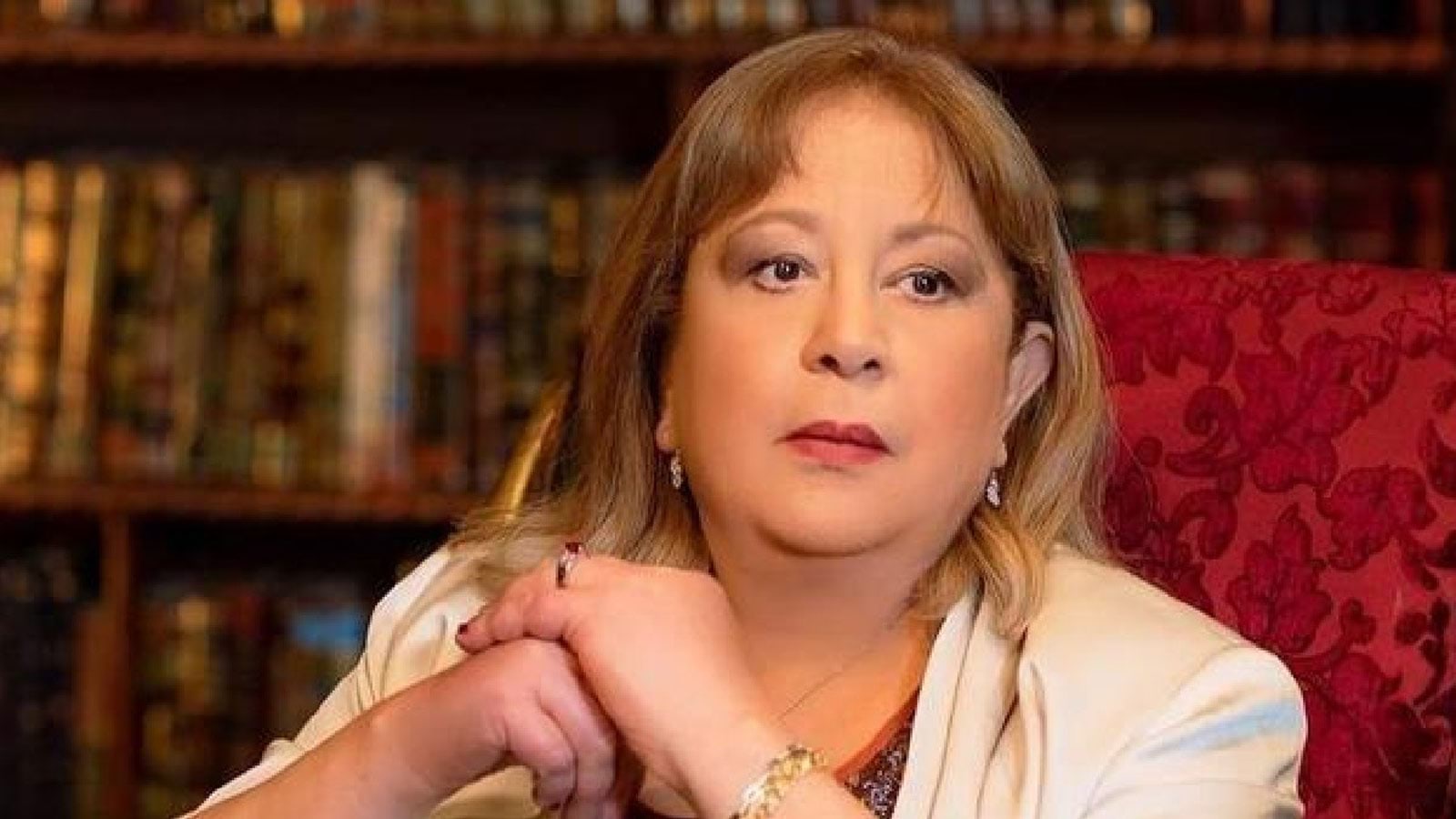 وفاة الفنانة سمية الألفي عن 72 عامًا وتشييع جنازتها اليوم في القاهرة