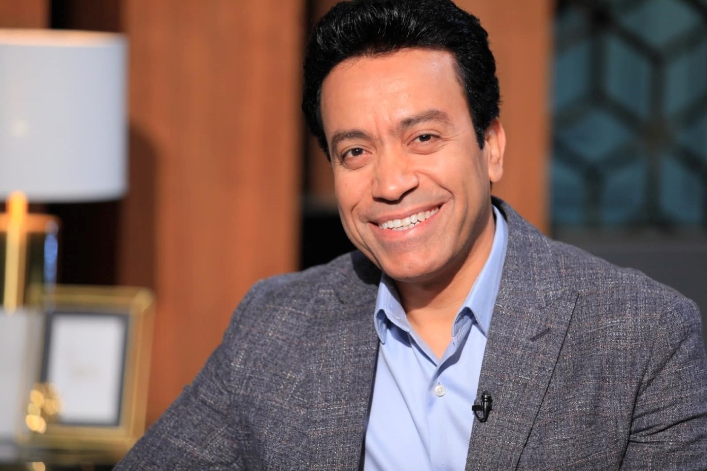 جدل في جامعة حلوان بعد تعاون مع الفنان سامح حسين وفصل أستاذ جامعي