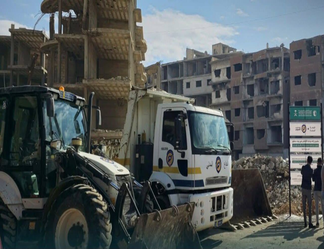 مركز الملك سلمان للإغاثة يطلق مشروع لإزالة الأنقاض في دوما وداريا