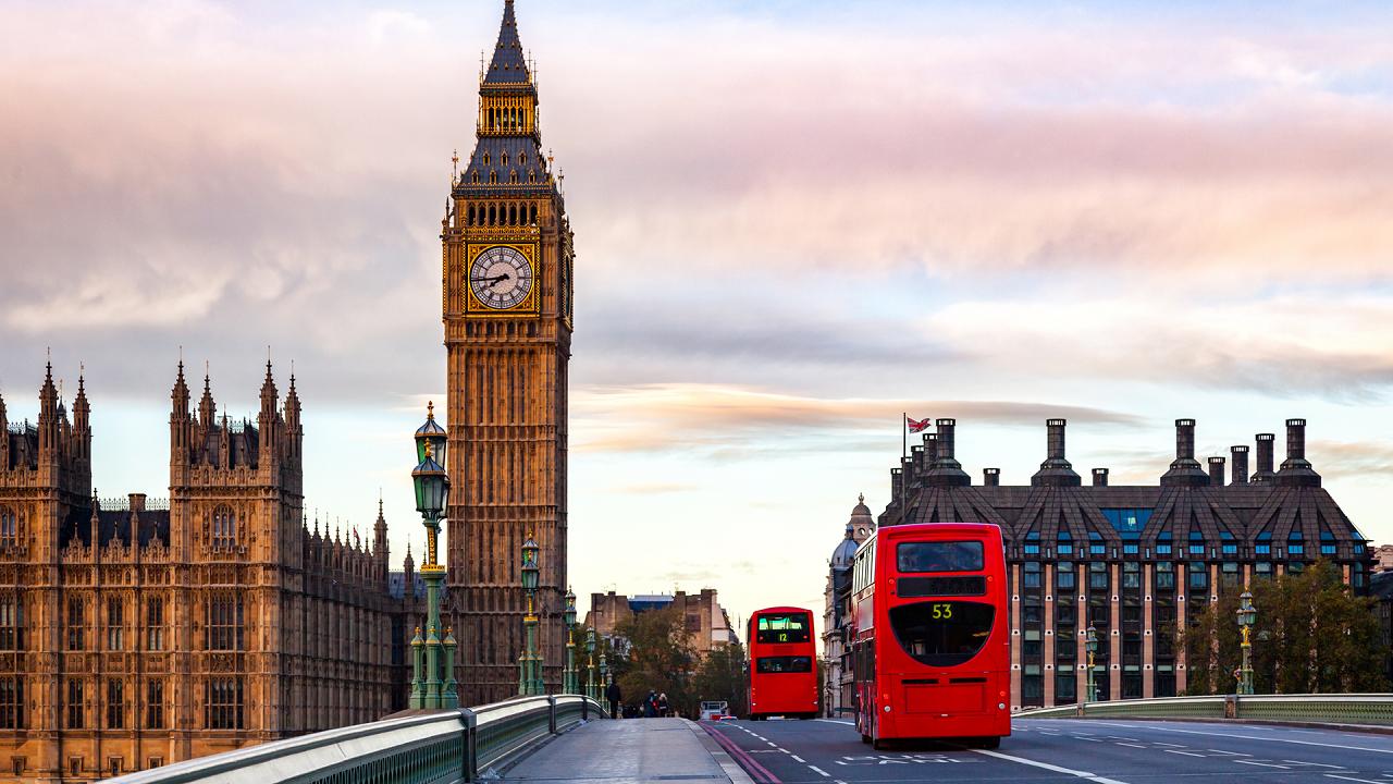 الأسهم البريطانية ترتفع مع ترقّب خفض الفائدة وتحسّن شهية المخاطرة