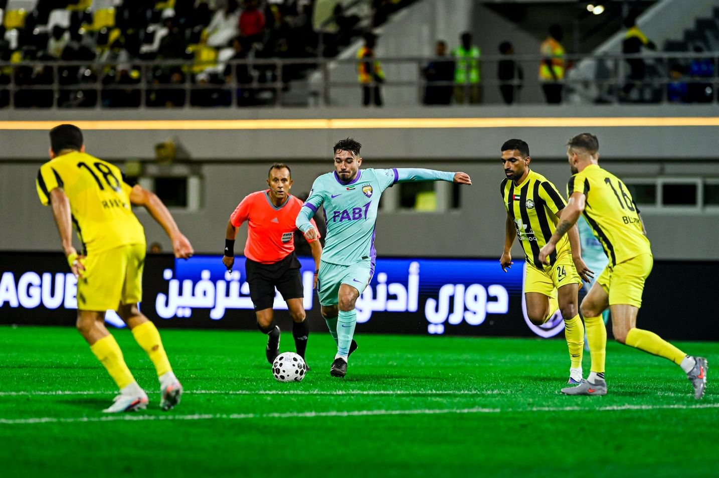 العين يتجاوز كلباء بثلاثية ويعزز موقعه في صدارة المنافسة