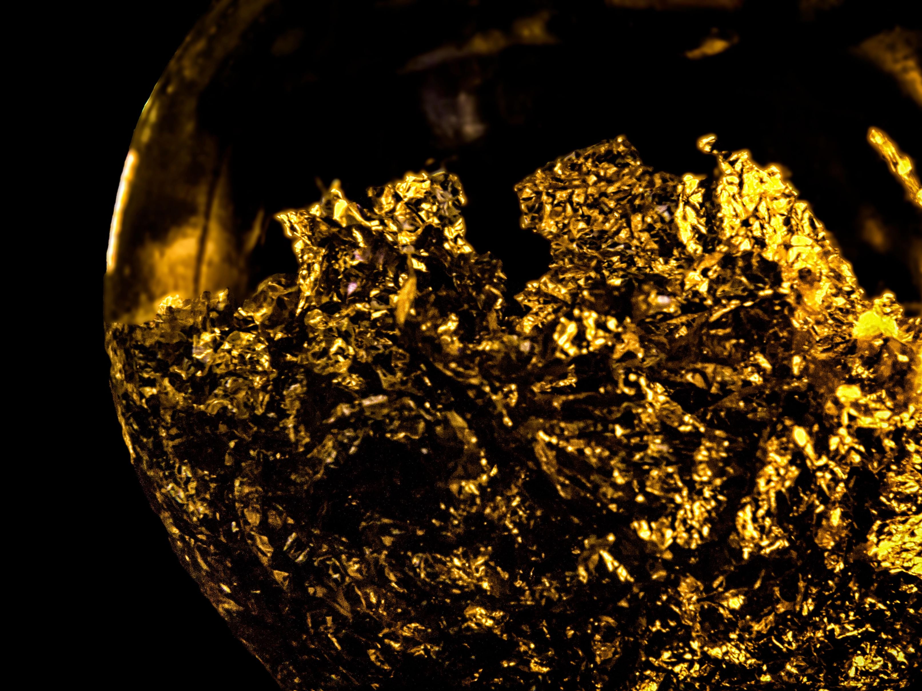 الذهب يتراجع بأكثر من 1% وسط جني أرباح والأسهم الأميركية تفتتح على ارتفاع