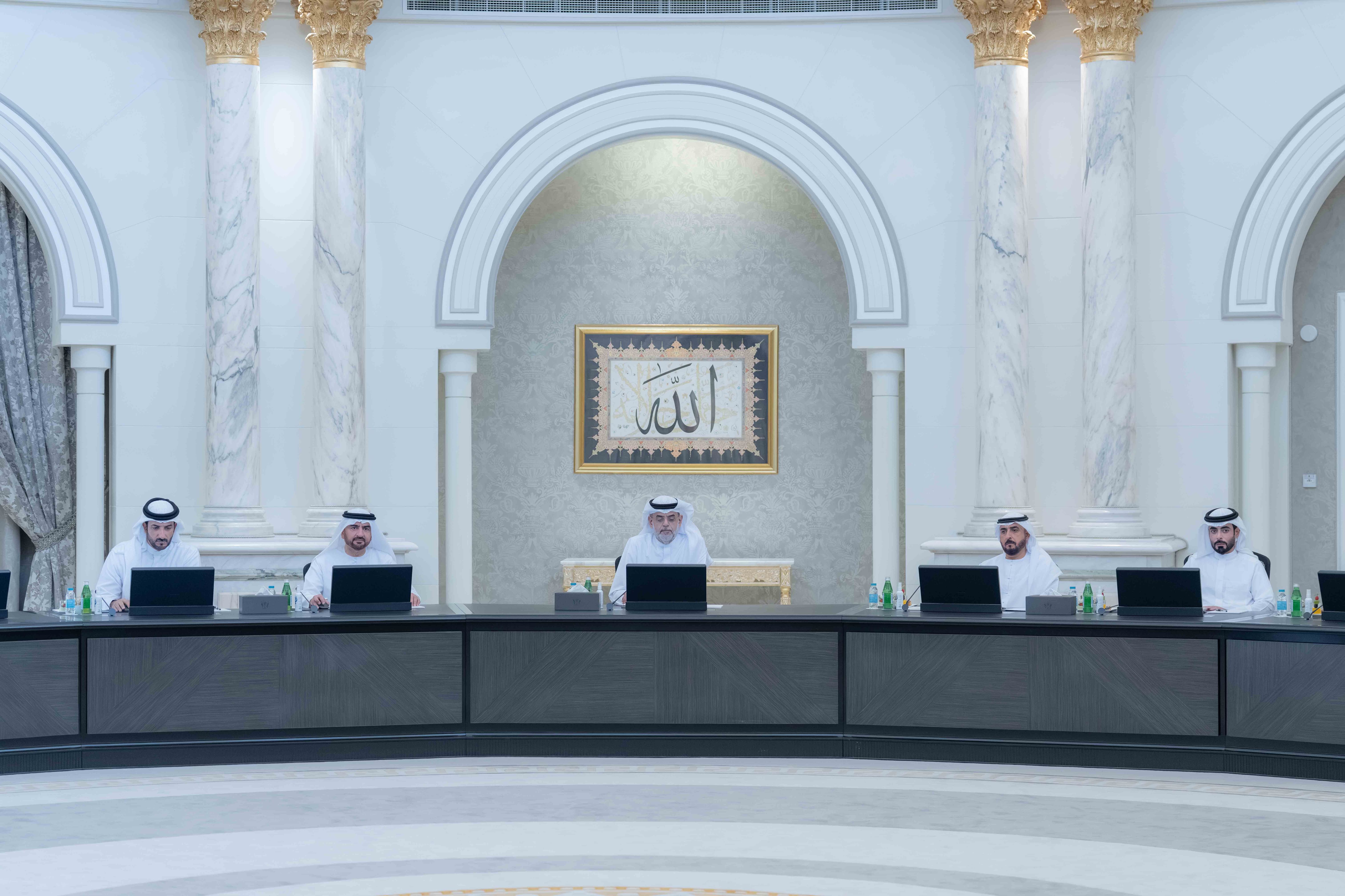 اجتماع تنفيذي في الشارقة يستعرض استدامة إدارة النفايات وتقدم التحول الرقمي العقاري