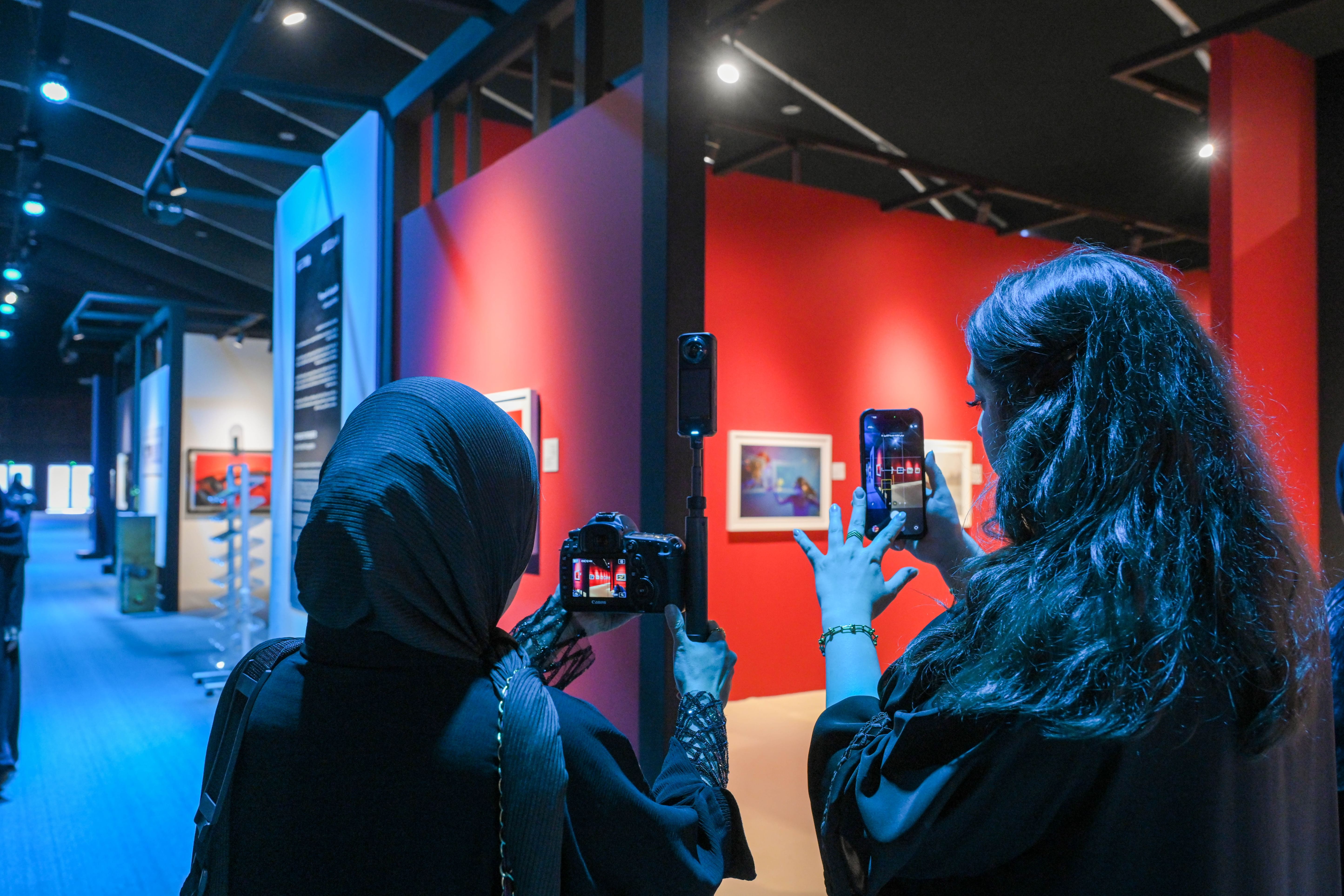 جامعة الشارقة تنظم ورشا متخصصة حول تقنيات الواقع الافتراضي في"إكسبوجر