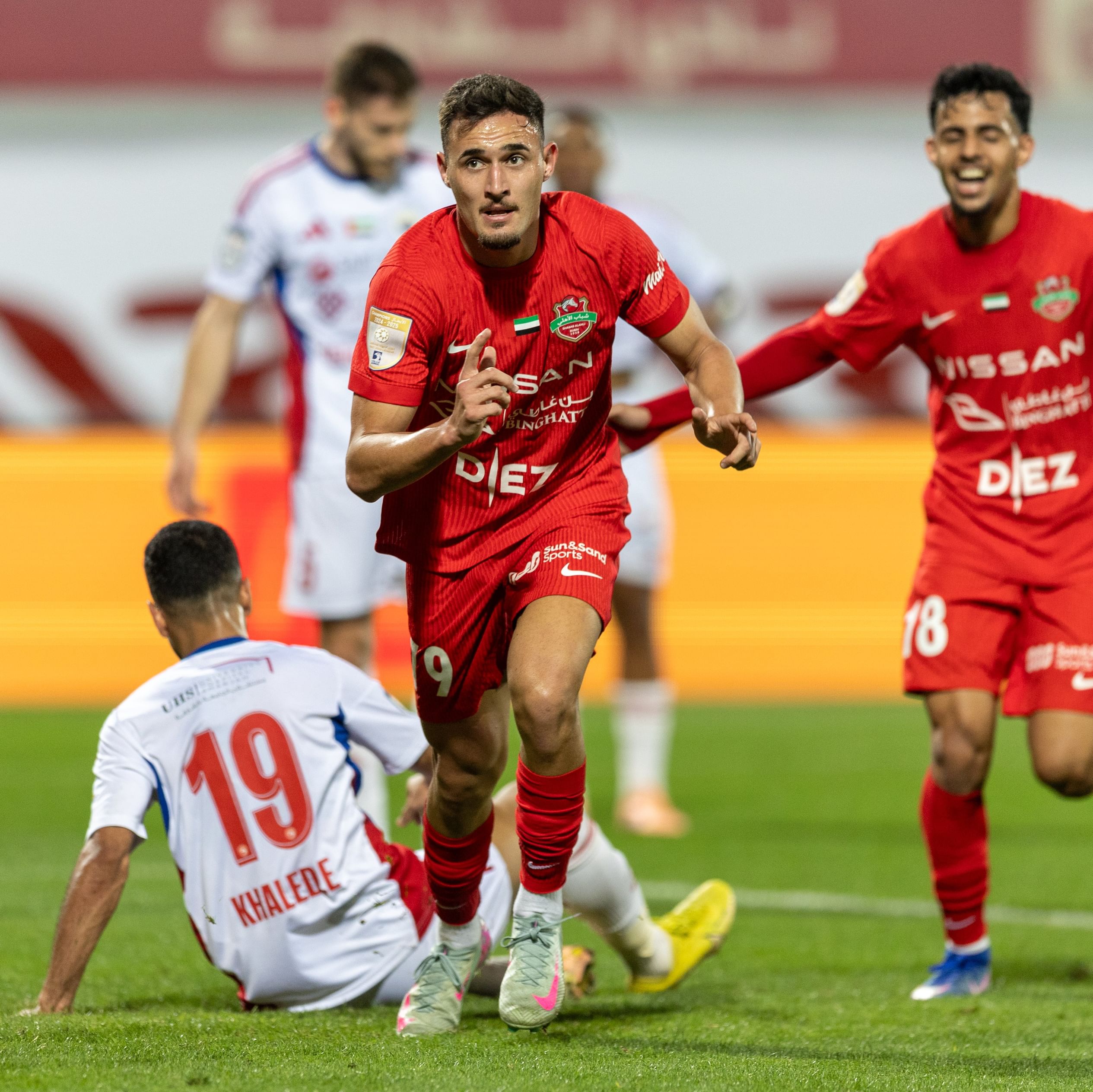 فوز شباب الأهلي على الشارقة في دوري أدنوك للمحترفين