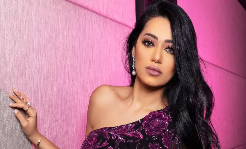 منع الفنانة رحمة رياض من مغادرة الكويت على خلفية "خيانة الأمانة"