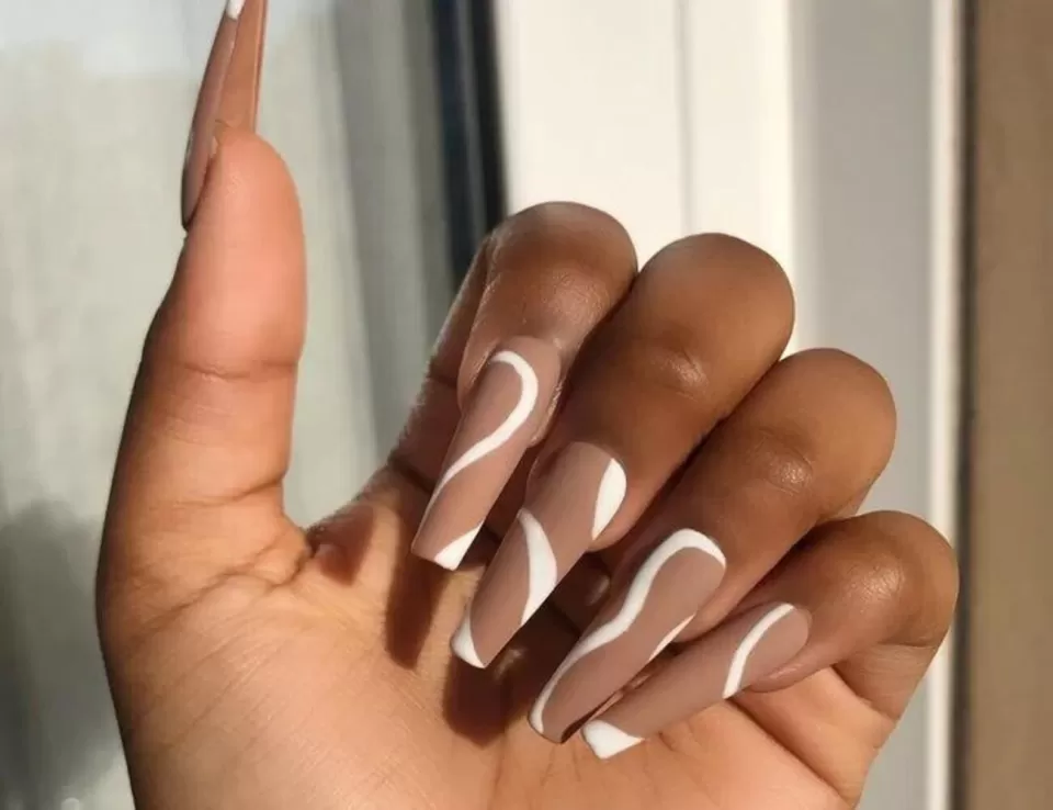 العناية بالأظافر في فصل الخريف: دليل شامل