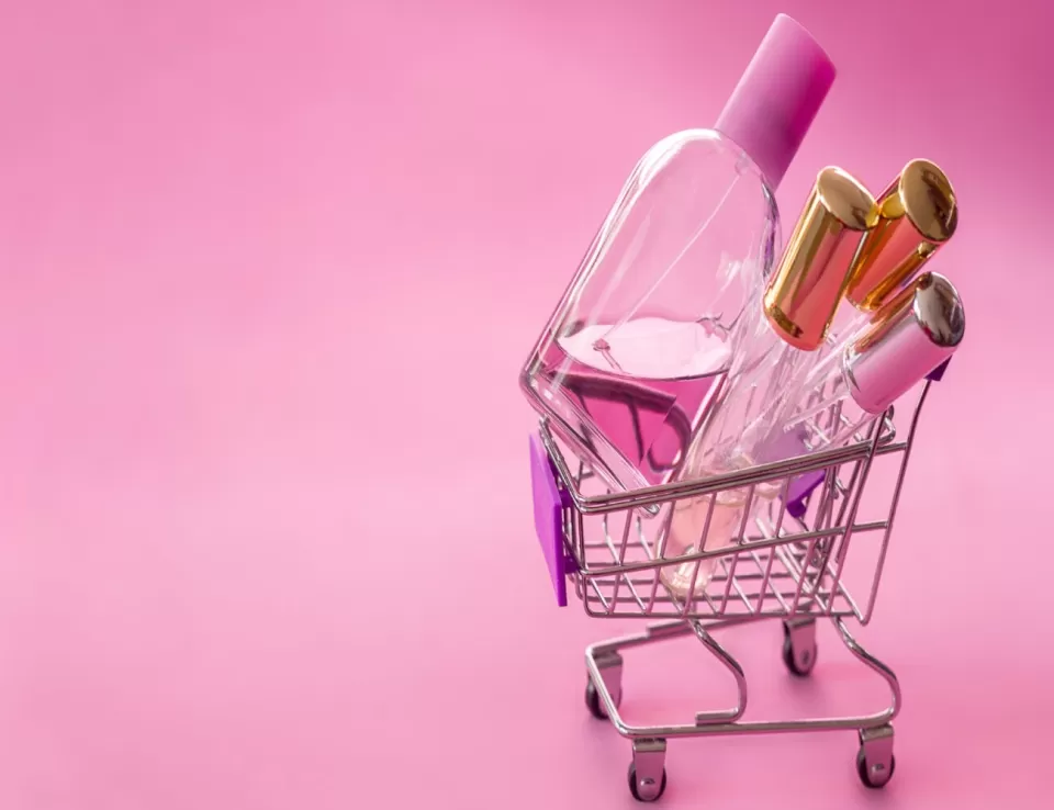 نصائح أساسية للتمييز بين العطور الأصلية والمزيفة