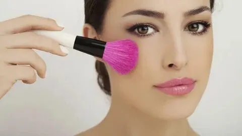 أفضل 7 خطوات مكياج في الصيف.. تجنبي إجهاد بشرتك