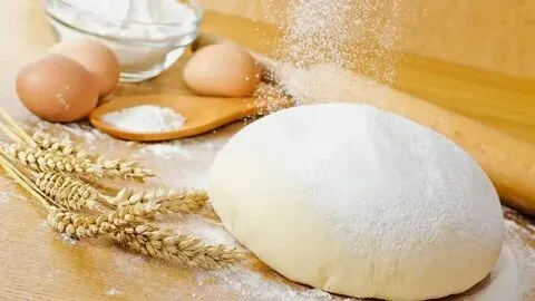 المخبوزات والمعجنات: مخاطر صحية وحلول بديلة