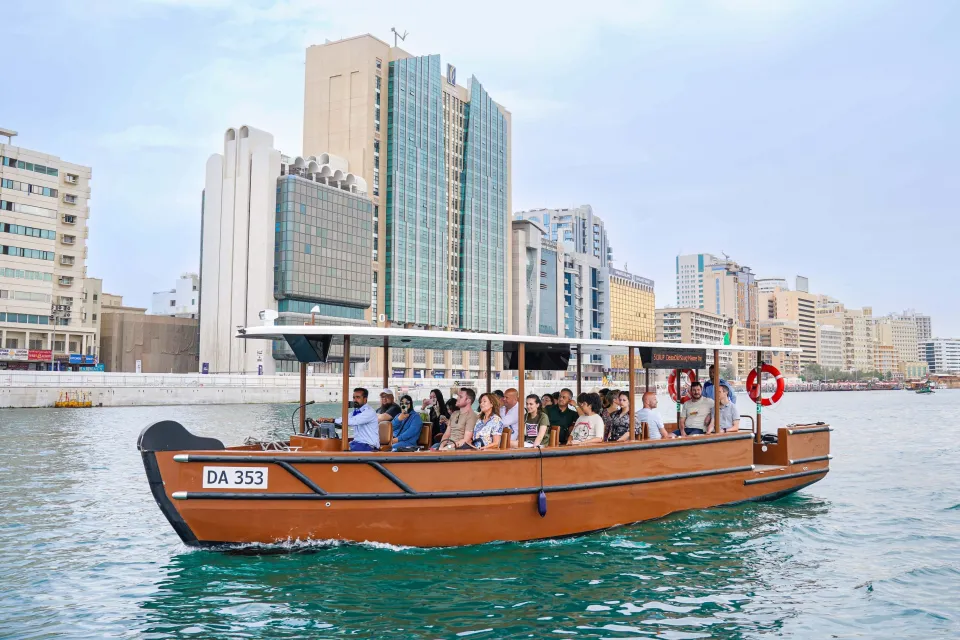 العبرة التراثية.. حكاية 100عام من التنقل والتواصل في دبي