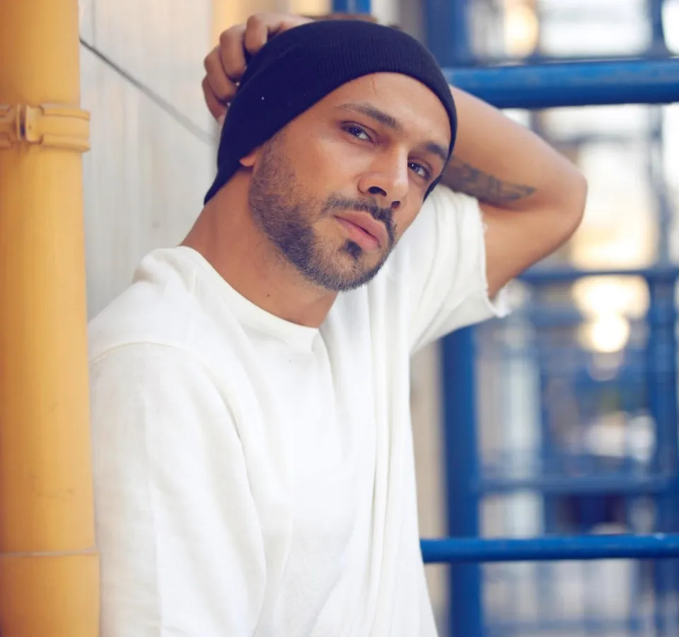 فيلم عليا الطرب بالتلاته يتصدر الترند بعد 18 عامًا.. بسبب امسحوه لما أموت فيلم عليا الطرب بالتلاته يتصدر الترند بعد 18 عامًا.. بسبب امسحوه لما أموت