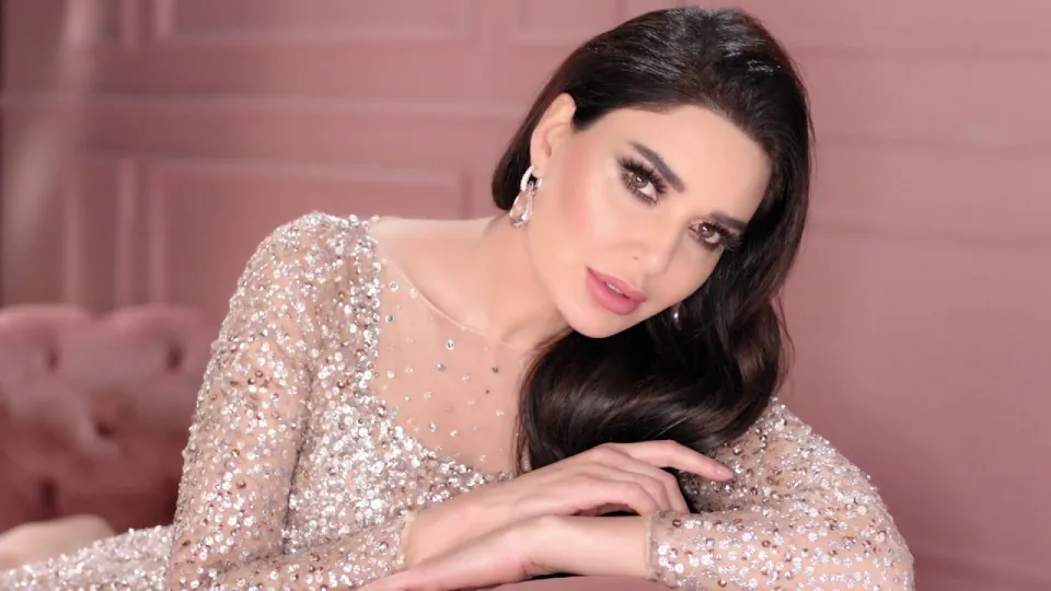 سيرين عبد النور تروج لأغنية جديدة بعنوان «عاملن عقدة» بمشاركة هشام بولس