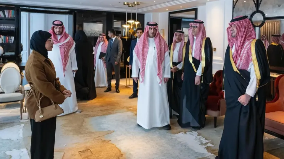 السعودية: الأمير عبدالعزيز بن سعود يستقبل المبتعثين السعوديين من وزارة الداخلية في بريطانيا