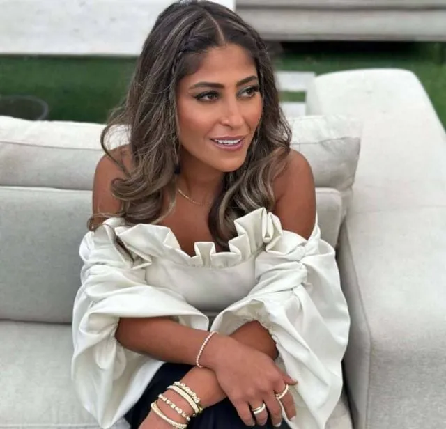 أحلام تتعهد بتزويج شجون الهاجري وفهد العليوة بعد رسائل الغزل المتبادلة أحلام تتعهد بتزويج شجون الهاجري وفهد العليوة بعد رسائل الغزل المتبادلة