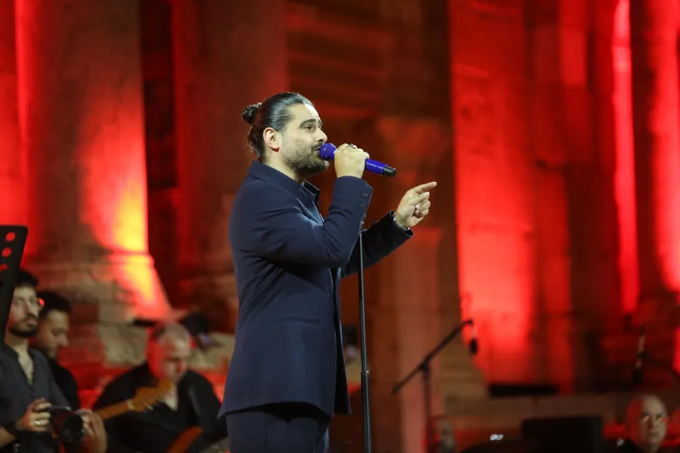 "ناصيف زيتون يشعل أولى أمسيات جرش 39.. جمهور غفير وعتاب المحبين"