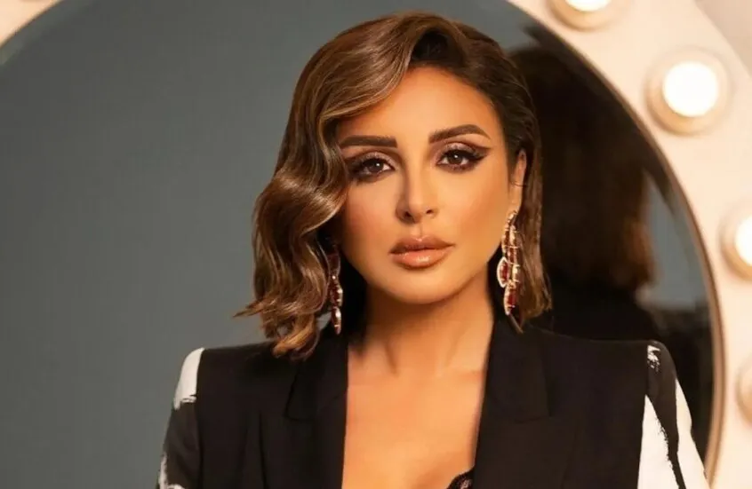 محمود سعد يكشف تفاصيل الحالة الصحية لأنغام قبل خضوعها لعملية جراحية دقيقة محمود سعد يكشف تفاصيل الحالة الصحية لأنغام قبل خضوعها لعملية جراحية دقيقة