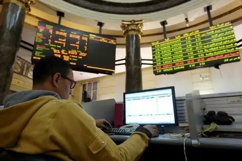 تراجع طفيف لبورصة باكستان كراتشي وسط تحركات متباينة للأسهم