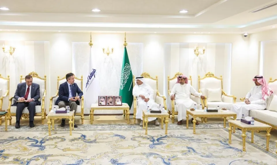 السفير البيروفي يستكشف الإمكانيات الاستثمارية الواعدة بمنطقة عسير في السعودية