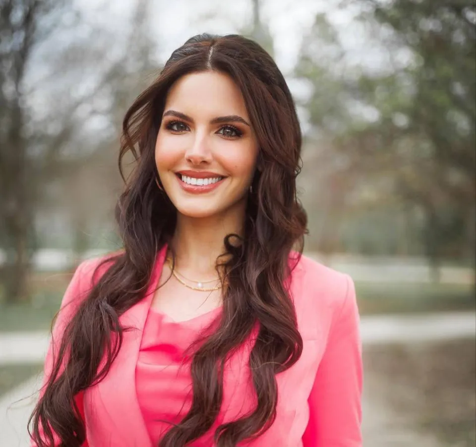 نادين أيوب تمثل فلسطين لأول مرة في تاريخ مسابقة ملكة جمال الكون