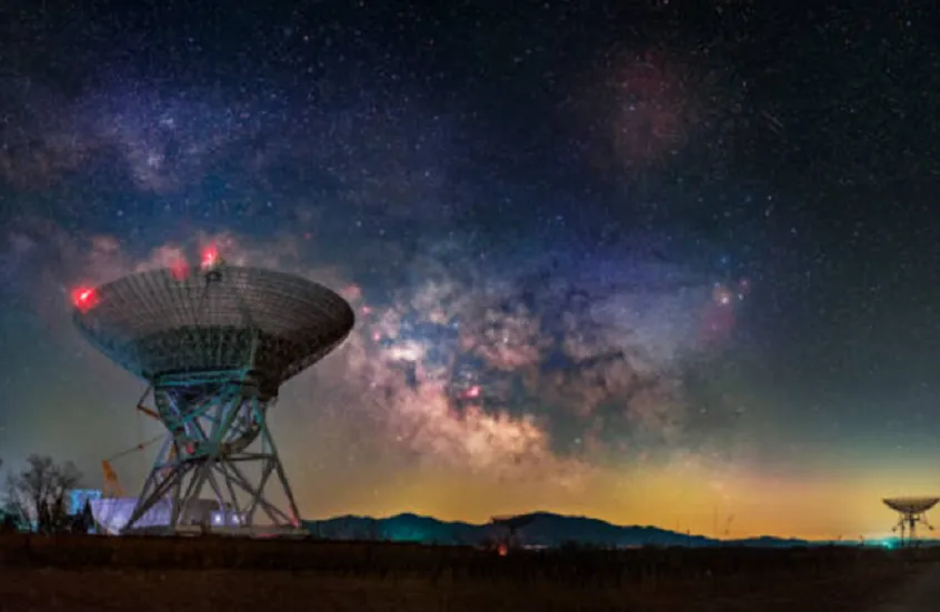 العلماء يكتشفون أصل إشارة غامضة أرسلت إلينا من الفضاء السحيق العلماء يكتشفون أصل إشارة غامضة أرسلت إلينا من الفضاء السحيق