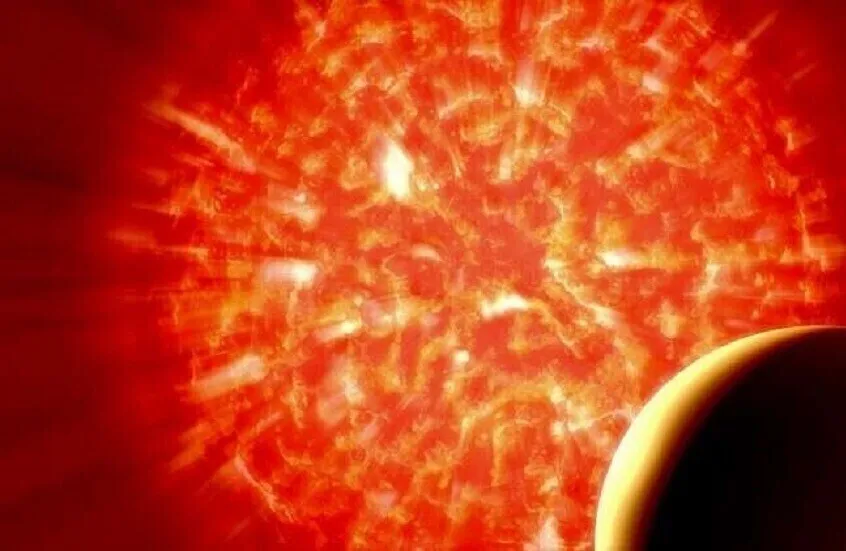 علماء الفلك يحذرون من احتمالية حدوث توهجات شمسية قد تكون الأقوى منذ بداية الصيف